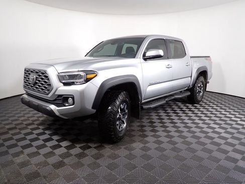Used 2023 Toyota Tacoma TRD Off-Road w/ TRD Premium Off Road Package image 12