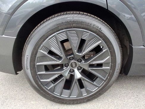 Certified 2024 Audi Q8 e-tron Prestige AWD/4WD image 30