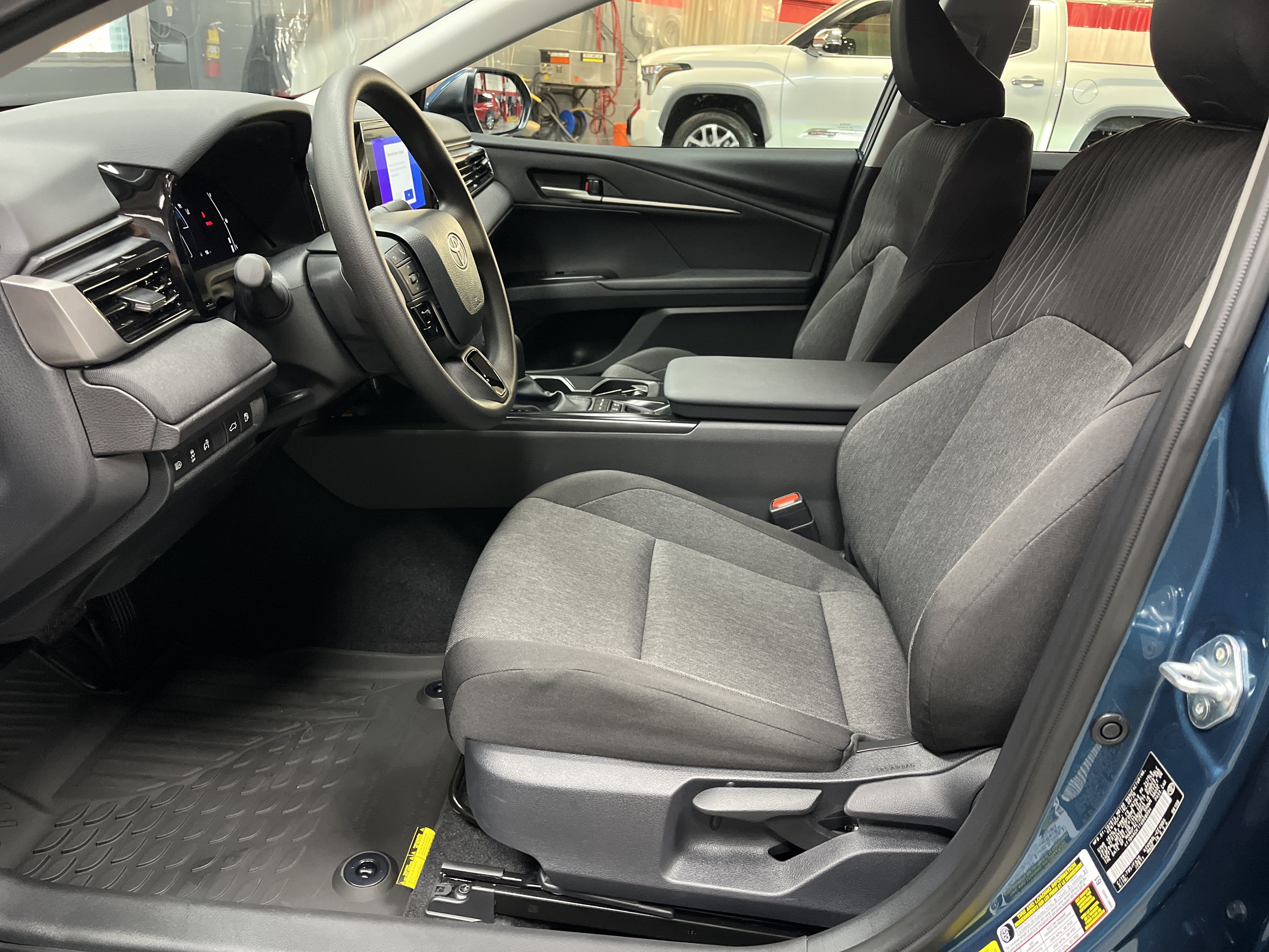 Used 2026 Toyota Camry LE FWD image 18
