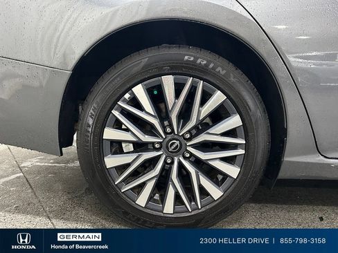 Used 2025 Nissan Altima 2.5 SV FWD image 10