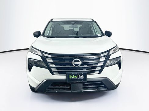 Used 2025 Nissan Rogue S FWD image 2