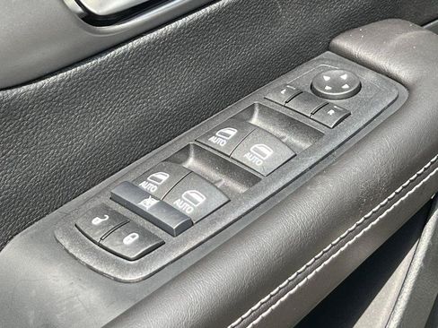 New 2027 Chrysler Pacifica Select FWD image 14
