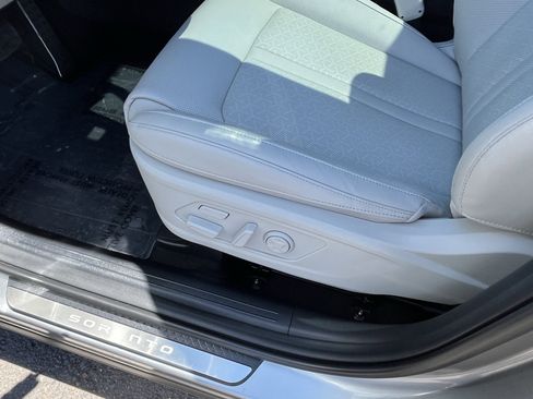 Used 2023 Kia Sorento SX Prestige AWD/4WD image 18