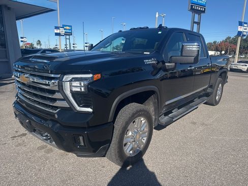 Used 2024 Chevrolet Silverado 2500 High Country w/ High Country Premium Package image 6