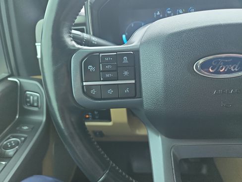 Used 2023 Ford F250 Lariat w/ Lariat Ultimate Package AWD/4WD image 12
