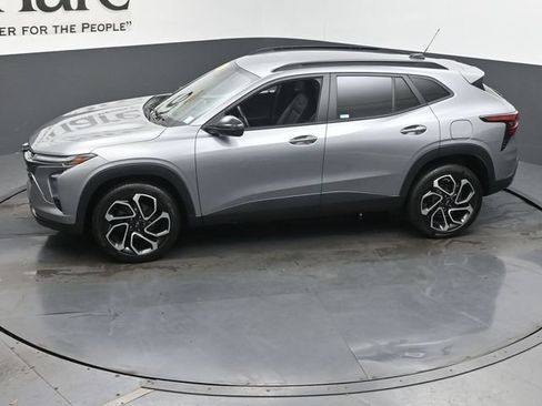 Used 2024 Chevrolet Trax RS w/ Driver Confidence Package FWD image 59