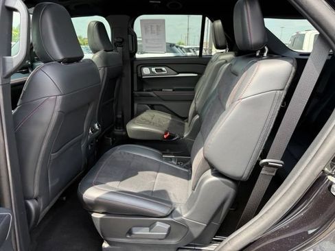 Used 2025 Ford Explorer ST AWD/4WD image 15