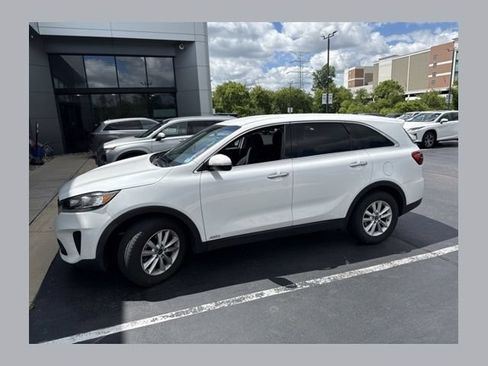 Used 2019 Kia Sorento AWD V6 image 1