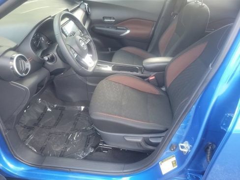 Used 2023 Nissan Kicks SR FWD image 11