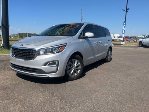 Used 2020 Kia Sedona LX image 1