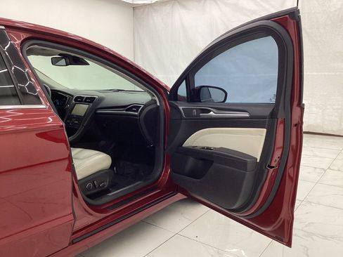 Used 2016 Ford Fusion Energi Titanium w/ Driver Assist Package image 17