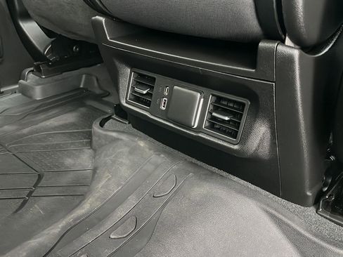 Used 2023 Chevrolet Silverado 1500 LT image 27