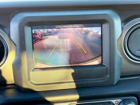 Used 2021 Jeep Wrangler Unlimited Sport image 31