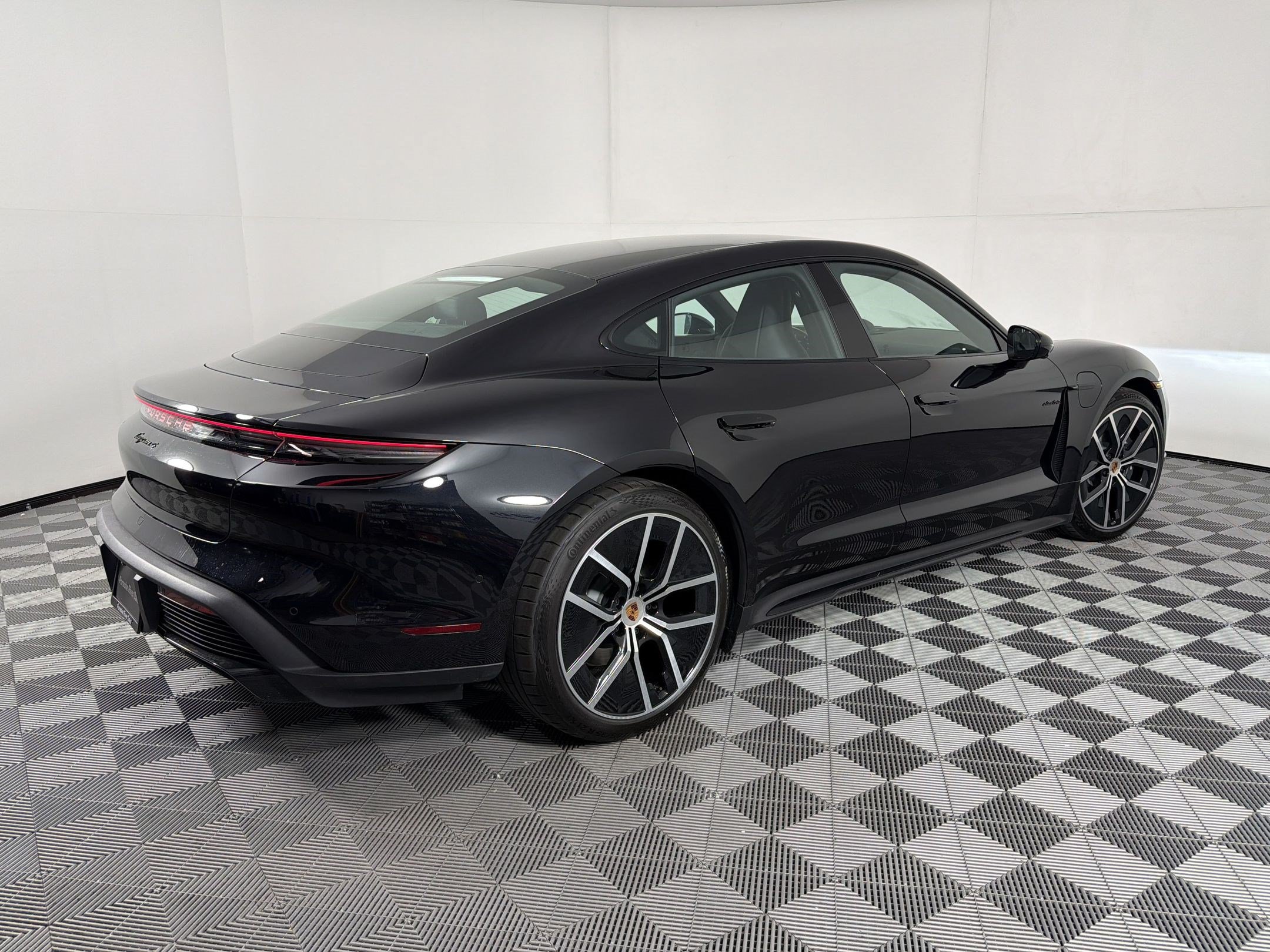 Used 2026 Porsche Taycan AWD/4WD image 9