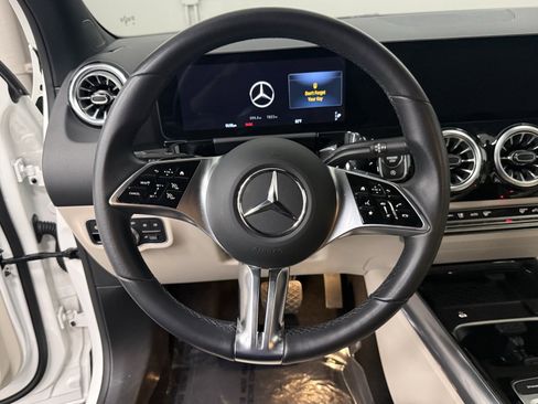 Used 2025 Mercedes-Benz GLA 250 image 23