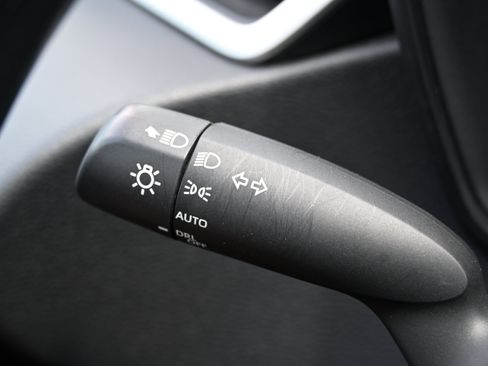 Used 2025 Toyota Corolla LE FWD image 27