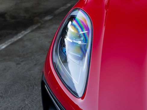 Certified 2024 Porsche Macan Turbo image 14