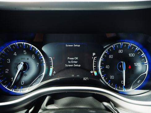 New 2025 Chrysler Pacifica Select w/ Uconnect Theater Family Group image 33