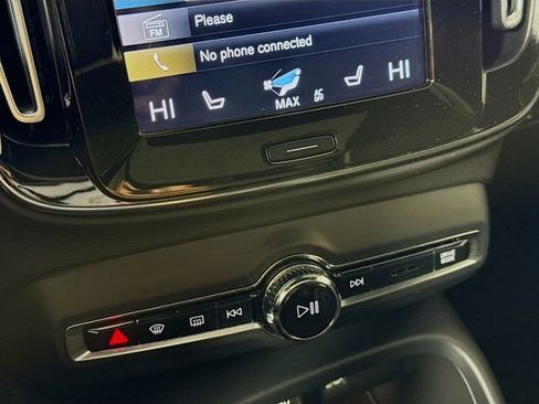 Used 2021 Volvo XC40 T5 R-Design w/ Advanced Package image 17