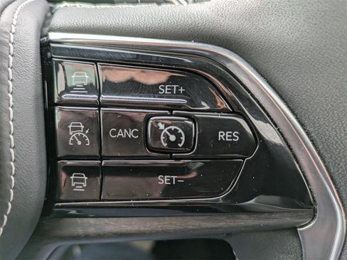 Used 2023 Jeep Grand Cherokee Overland image 19