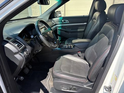 Used 2017 Ford Explorer Sport w/ Equipment Group 401A AWD/4WD image 16