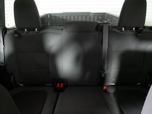 Used 2021 GMC Sierra 1500 4x4 Double Cab w/ Sierra Value Package image 13