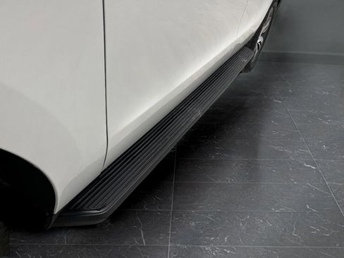 Used 2024 Ford Expedition XLT image 39