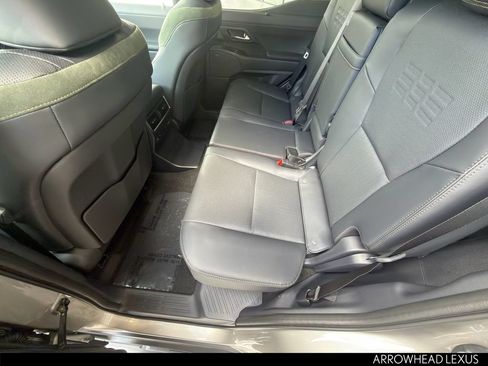 Used 2026 Lexus GX 550 AWD/4WD image 13