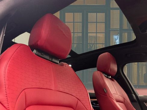 New 2025 Jaguar F-PACE R-Dynamic S image 12