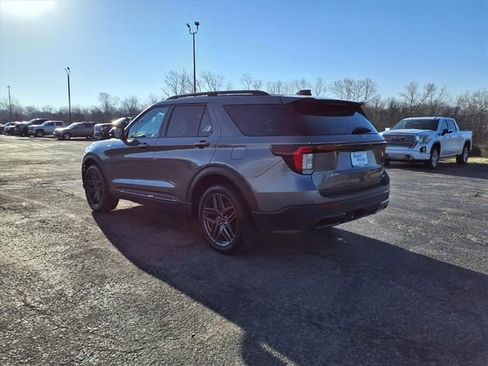 Used 2025 Ford Explorer ST-Line w/ ST-Line Street Pack image 27