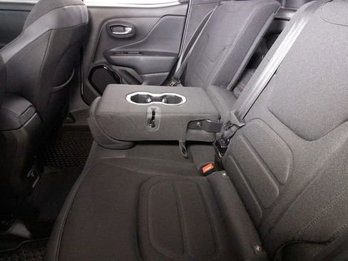 Used 2017 Jeep Renegade Altitude AWD/4WD image 23