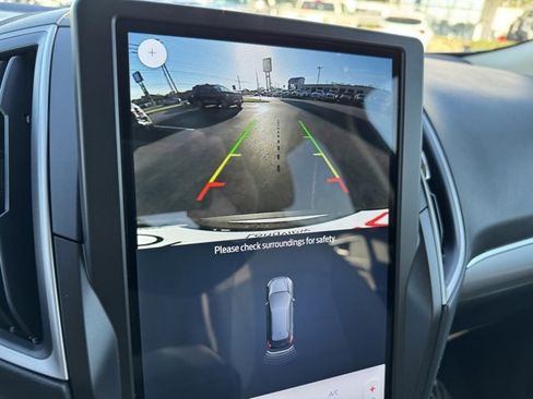 Used 2021 Ford Edge SEL w/ Convenience Package image 7