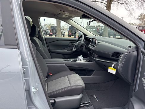 New 2026 Nissan Rogue SV FWD image 17