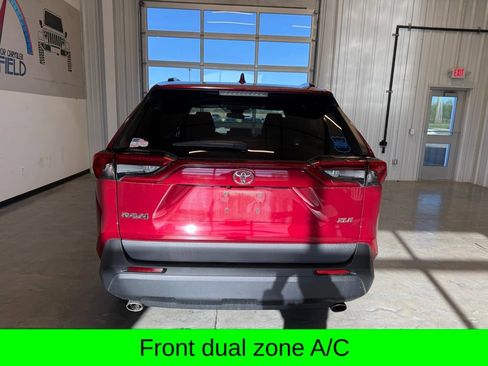 Used 2019 Toyota RAV4 XLE w/ Convenience Package image 3