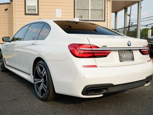 Used 2018 BMW 750i xDrive AWD/4WD image 7