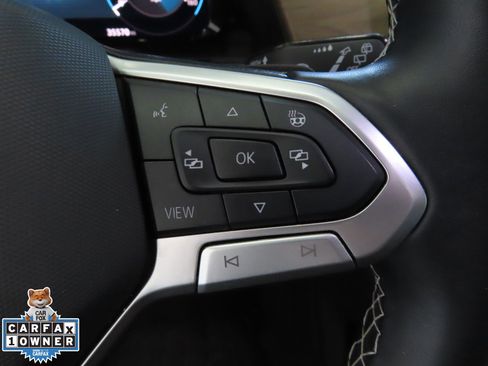 Used 2025 Volkswagen Atlas SE image 16