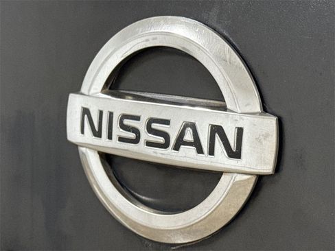 Used 2005 Nissan Titan LE w/ (T01) Tow Pkg image 24