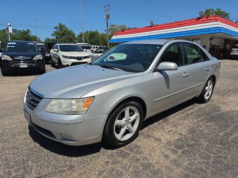 Used 2009 Hyundai Sonata SE FWD image 2