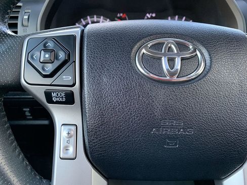 Used 2016 Toyota 4Runner SR5 Premium image 17