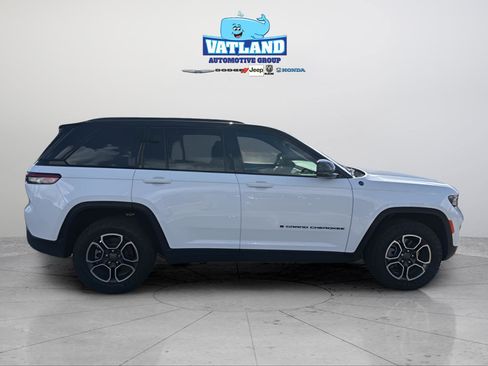 Used 2022 Jeep Grand Cherokee Trailhawk AWD/4WD image 6