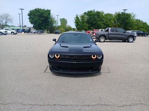 Used 2023 Dodge Challenger SXT RWD image 3