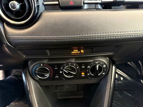 Used 2017 Toyota Yaris iA image 14