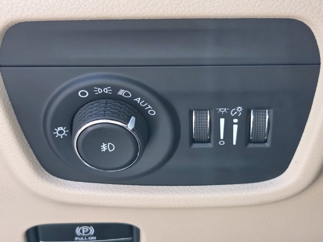 New 2027 Jeep Grand Cherokee Limited w/ Technology Group II RWD image 27