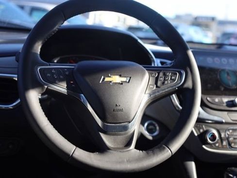 Used 2018 Chevrolet Equinox Premier image 7