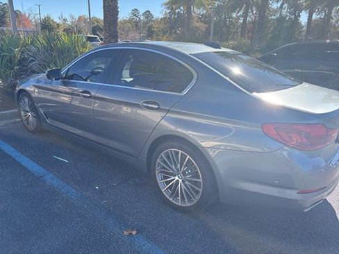 Used 2017 BMW 540i xDrive image 2