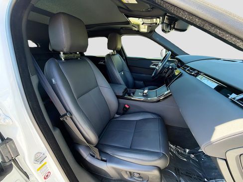 Used 2025 Land Rover Range Rover Velar Dynamic SE image 15