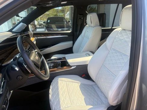 Certified 2025 Cadillac Escalade Sport Platinum AWD/4WD image 15