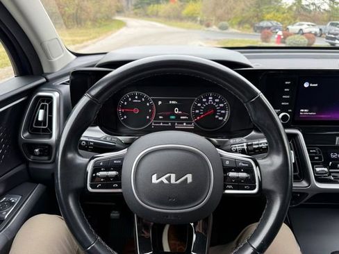 Certified 2022 Kia Sorento S image 7