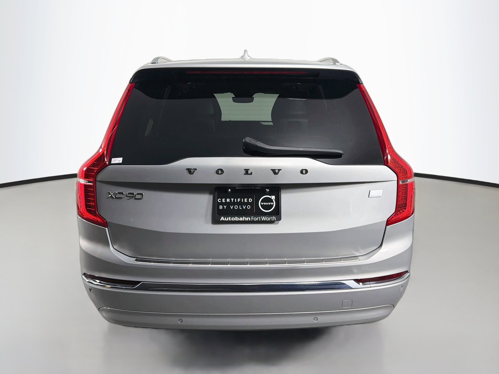 Certified 2024 Volvo XC90 T8 Plus AWD/4WD image 7