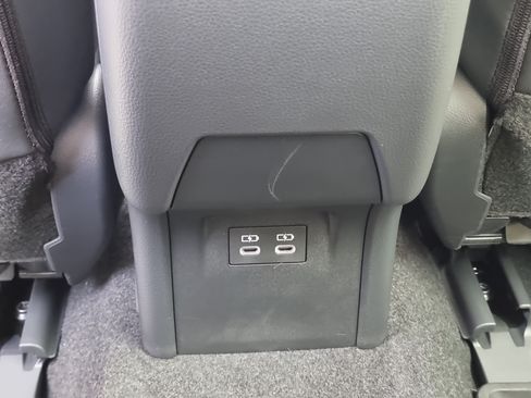 Used 2026 Toyota Prius XLE FWD image 12